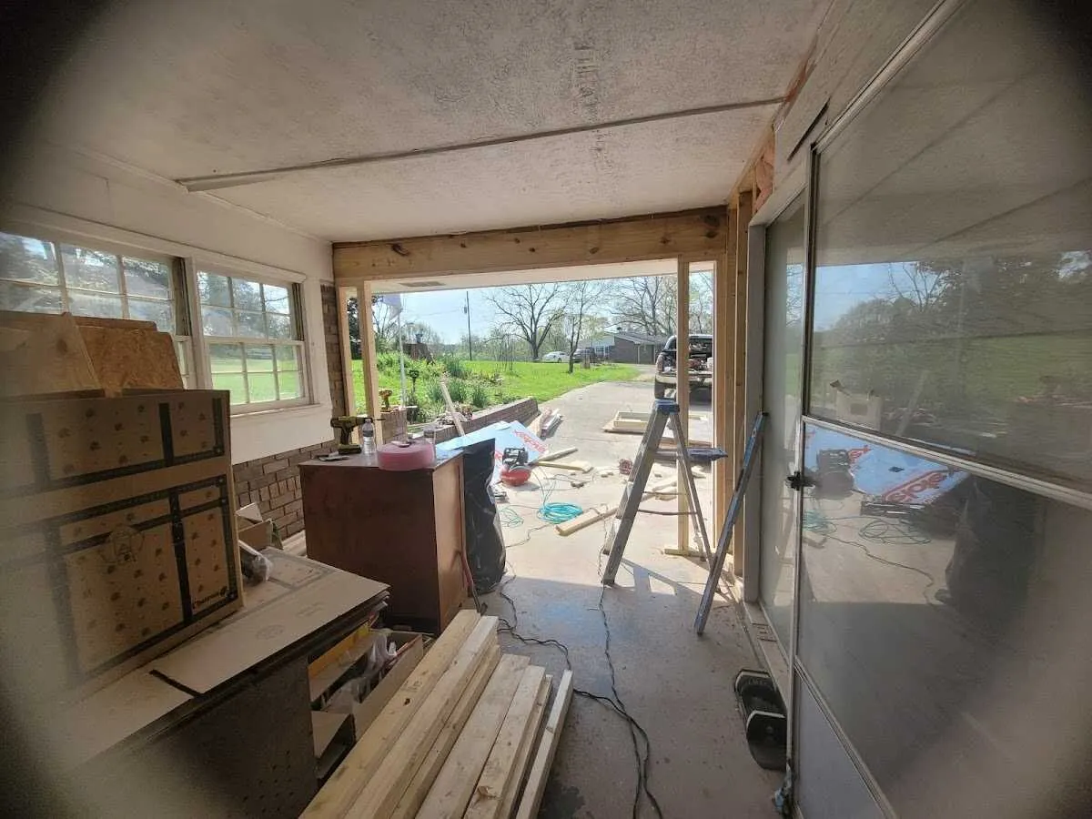 Air movers and dehumidifier for Drying & Dehumidification in Plaquemine